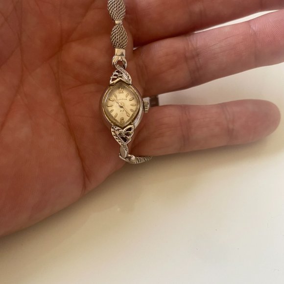 STUNNING Vintage Ladies Bulova 10k rolled gold plate M3 watch - Picture 6 of 6